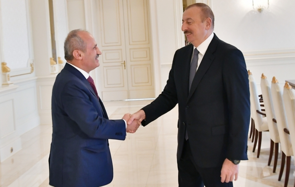 Prezident İlham Əliyev Türkiyənin Nəqliyyat və İnfrastruktur nazirinin başçılıq etdiyi nümayəndə heyətini qəbul edib YENİLƏNİB VİDEO