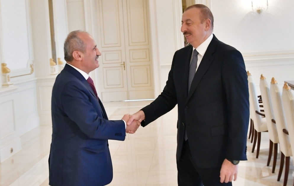 Le président Ilham Aliyev reçoit une délégation menée par le ministre turc des Transports et de l’Infrastructure VIDEO