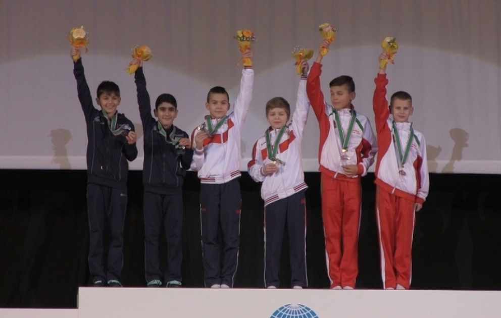 Yeniyetmə gimnastlarımız Batut Gimnastikası üzrə Dünya Yaş Qrupu yarışlarında II yeri tutublar VİDEO