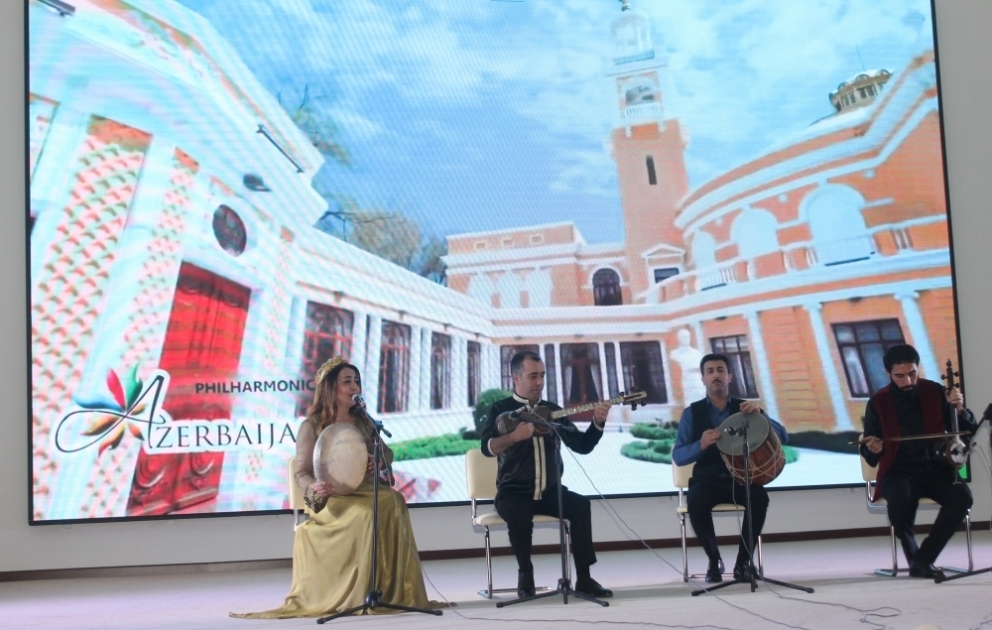 Səmərqənddə “Şərq təranələri” festivalının azərbaycanlı qaliblərinin qala-konserti olub VİDEO