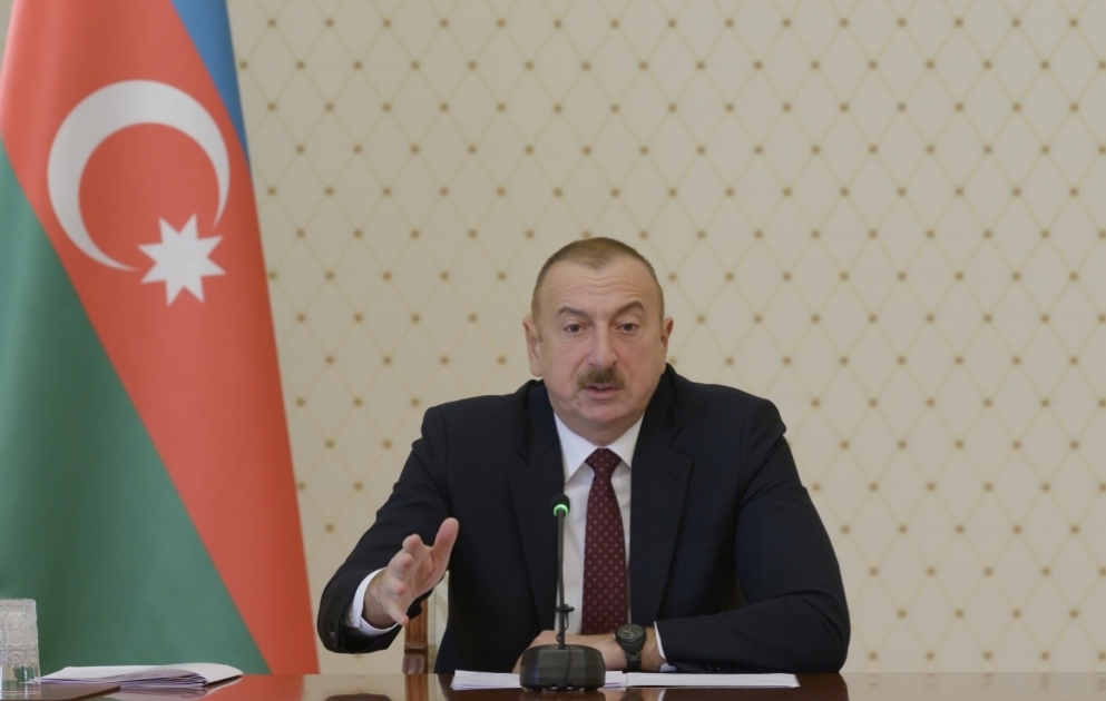 Prezident İlham Əliyevin yanında pambıqçılıq mövsümünün yekunları və 2020-ci ildə görüləcək tədbirlər ilə bağlı müşavirə keçirilib YENİLƏNİB 2 VİDEO