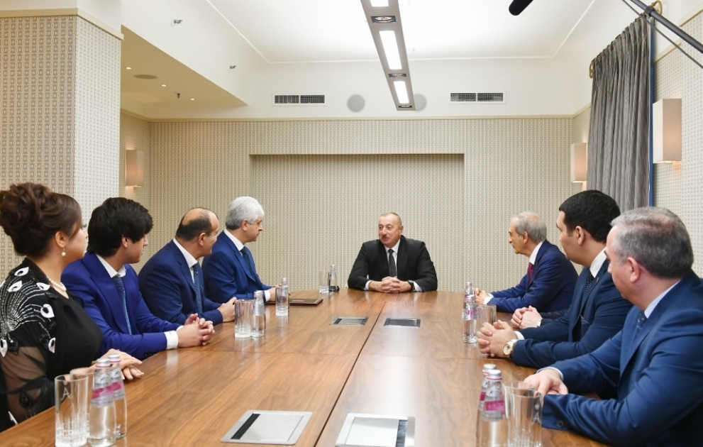 Präsident Ilham Aliyev trifft sich mit Vertretern aserbaidschanischer Diaspora-Organisationen VIDEO