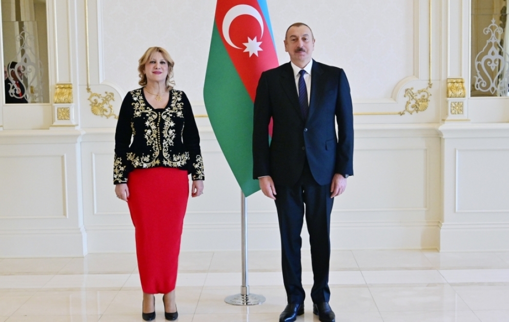Президент Ильхам Алиев принял верительные грамоты новоназначенного посла Алжира в Азербайджане  ОБНОВЛЕНО ВИДЕО