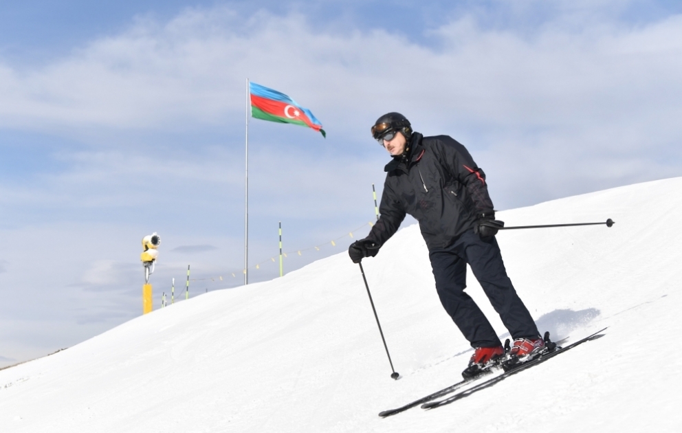 President Ilham Aliyev and first lady Mehriban Aliyeva viewed work done at Shahdag Tourism Center VIDEO