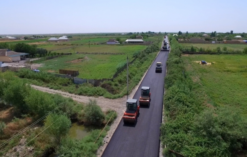 Kürdəmirdə 85,2 kilometrlik 3 yol infrastrukturu layihəsi icra edilib VİDEO