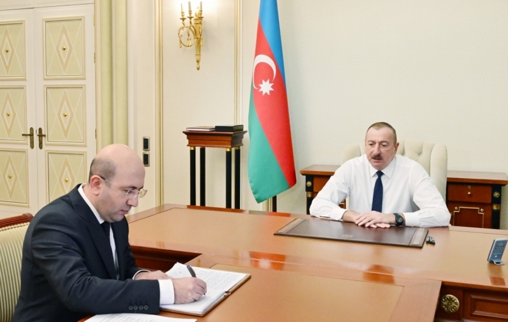 Le président Ilham Aliyev reçoit Anar Gouliyev à la suite de sa nomination à la tête du Comité national d’urbanisme et d’architecture VIDEO