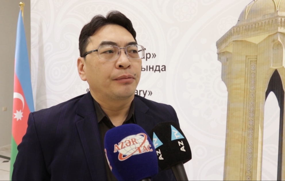 Qazaxıstanlı jurnalist: Almatı, Tbilisi və Bakıda baş verənlər qorxunc bir zəncirin halqaları idi VİDEO