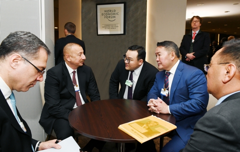 President Ilham Aliyev met with Mongolian President Khaltmaagiin Battulga in Davos VIDEO