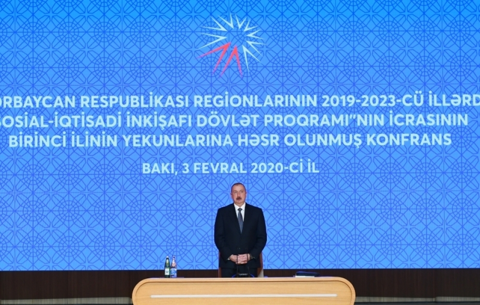 Konferenz über Staatsprogramm für sozialökonomische Entwicklung von Regionen in den Jahren 2019-2023  Präsident Ilham Aliyev nahm an Konferenz teil VIDEO