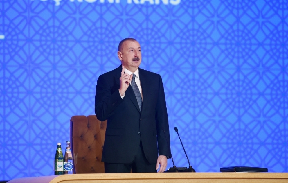 Regionların 2019-2023-cü illərdə sosial-iqtisadi inkişafı Dövlət Proqramının icrasının birinci ilinin yekunlarına həsr olunan konfrans keçirilib  Prezident İlham Əliyev konfransda iştirak edib YENİLƏNİB 4 VİDEO
