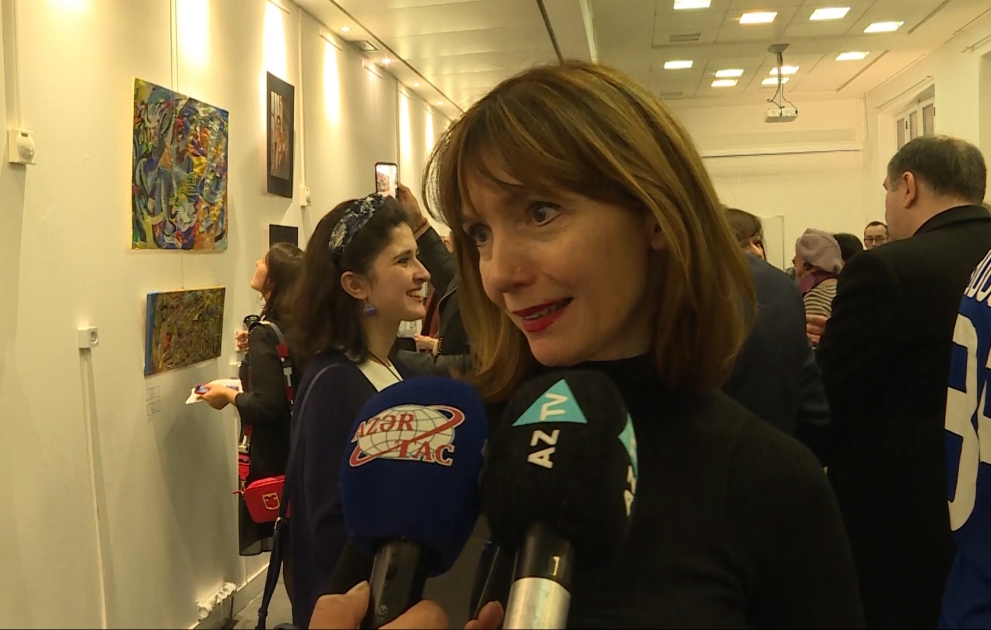 Helen Pişon: Azərbaycanlı rəssamların əsərləri ənənə ilə müasirliyin vəhdətini əks etdirir VİDEO