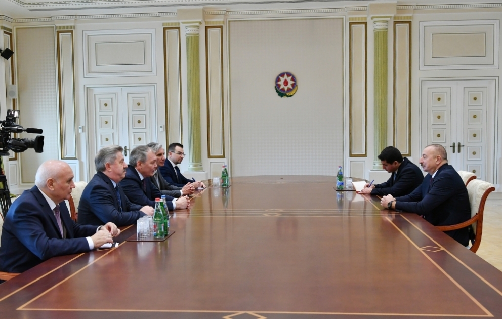 Staatspräsident Ilham Aliyev empfängt russische Delegation VIDEO