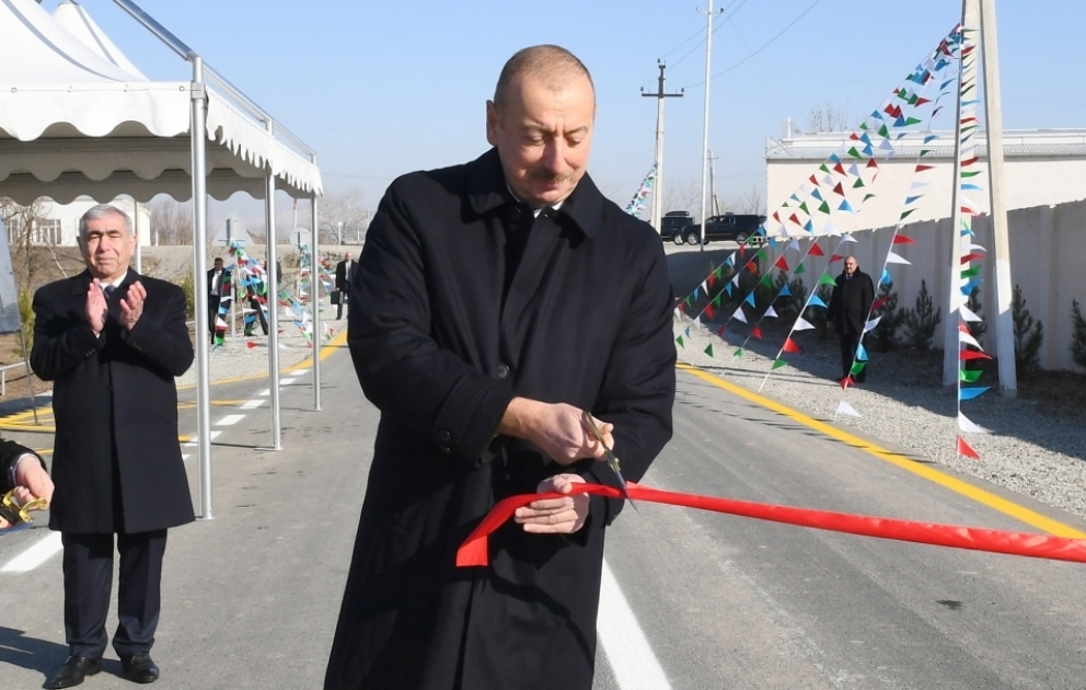 Le président Ilham Aliyev inaugure la route reconstruite Pirili-Mouradkhan-Sor-Sor VIDEO