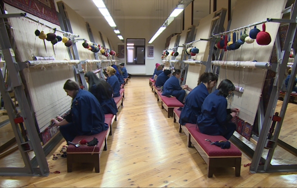 768 m2 de tapis ont été tissés dans la filiale de Gouba de la Société « Azerkhaltcha » VIDEO