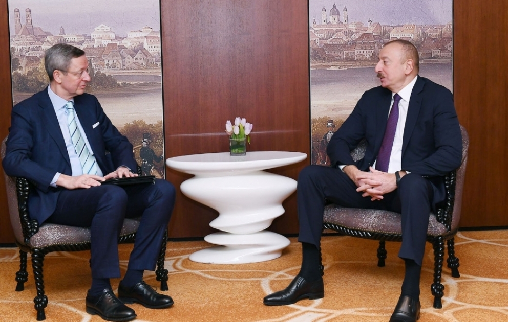 Azərbaycan Prezidenti İlham Əliyevin Almaniyaya səfəri  Münxendə Almaniyanın Şərqi Biznes Assosiasiyasının Cənubi Qafqaz ölkələri üzrə işçi qrupunun rəhbəri ilə görüş YENİLƏNİB VİDEO