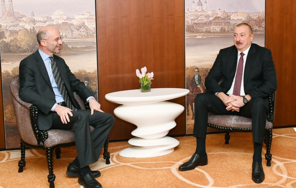 Treffen von Präsident Ilham Aliyev mit ICG- CEO VIDEO