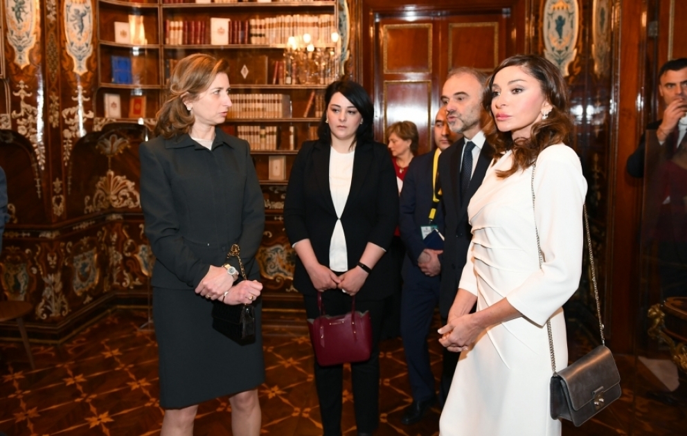 Azərbaycanın birinci xanımı Mehriban Əliyeva İtaliyanın Kuirinale Sarayı ilə tanış olub VİDEO