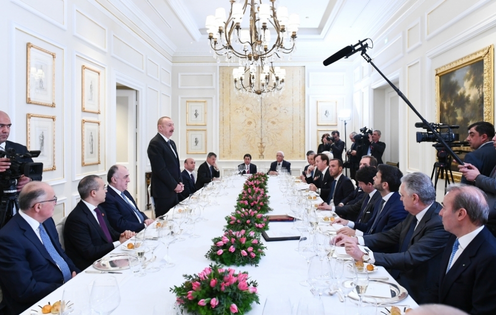 Déjeuner de travail du président Ilham Aliyev avec les dirigeants des plus grosses entreprises italiennes VIDEO