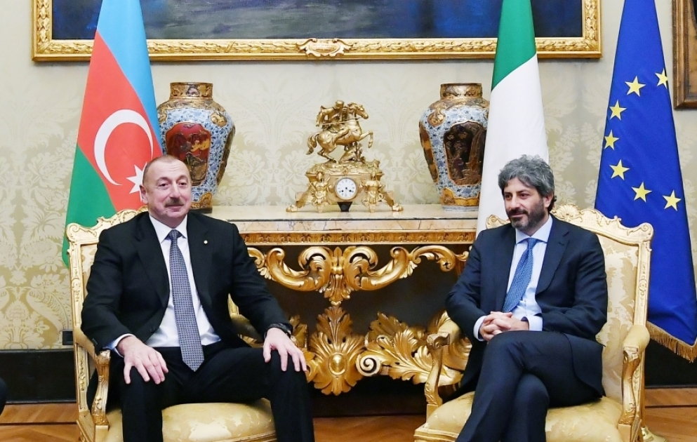 Präsident Ilham Aliyev und Italiens Parlamentspräsident Roberto Fico treffen sich zu Gespräch in Rom VIDEO