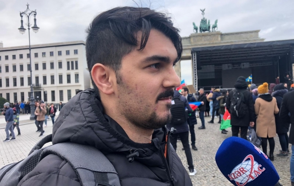 Ayxan Əliyev: Fəxr edirəm ki, azərbaycanlı tələbələr bu mitinqdə fəal iştirak edirlər VİDEO