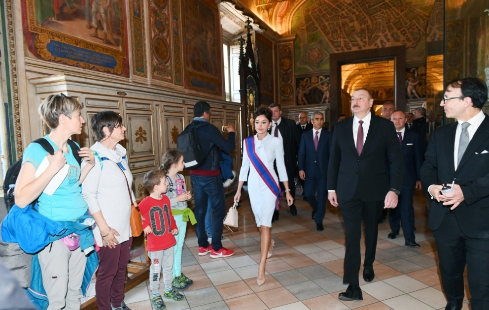 President Ilham Aliyev and first lady Mehriban Aliyeva viewed Sistine Chapel and St. Peter's Basilica in Vatican VIDEO