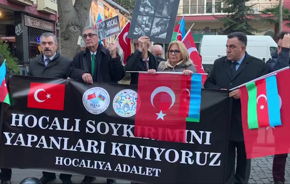 Xocalı soyqırımının 28-ci ildönümü ilə bağlı İstanbulda yürüş keçirilir VİDEO