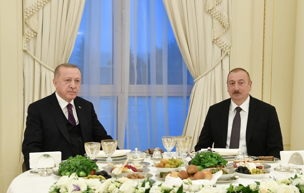Bakou : un banquet offert en l'honneur du président turc VIDEO