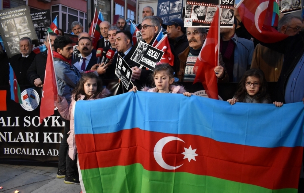 İstanbulda keçirilən yürüşdə Xocalı soyqırımı aktına siyasi və hüquqi qiymətin verilməsi tələb olunub VİDEO