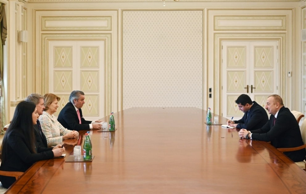Le président Ilham Aliyev reçoit une délégation menée par la représentante commerciale du Premier ministre britannique pour l’Azerbaïdjan VIDEO