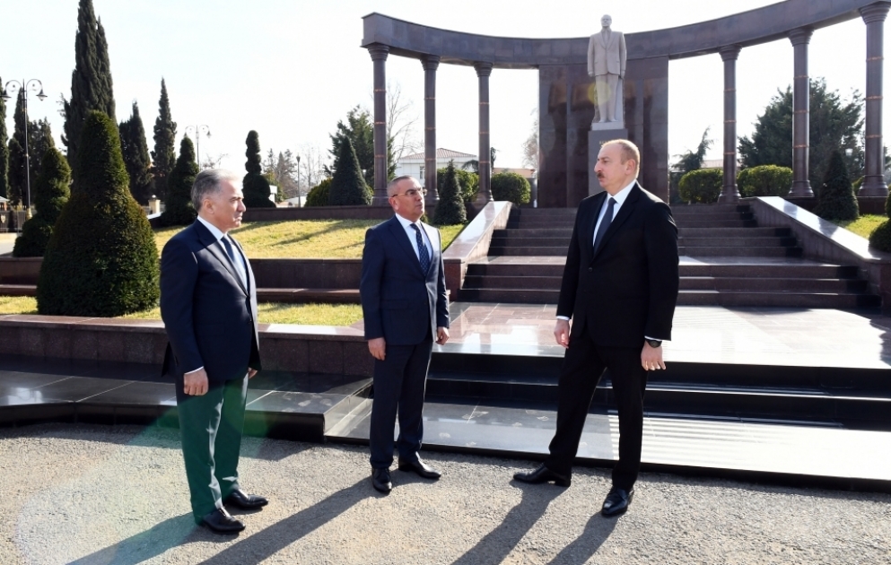 Staatspräsident Ilham Aliyev zu Besuch in Schamkir Region VIDEO