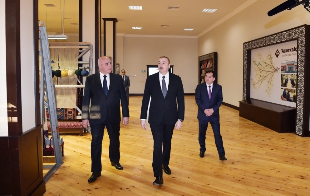 Le président Ilham Aliyev visite la filiale de Gazakh de la société «Azerkhaltcha » VIDEO