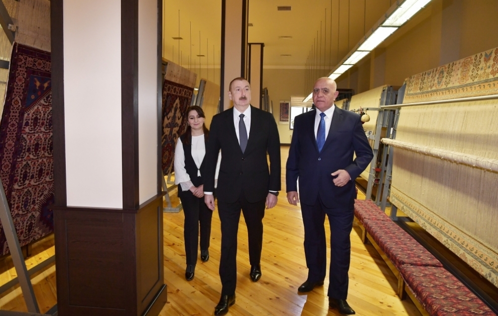 Prezident İlham Əliyev “Azərxalça” ASC-nin Ağstafa filialının fəaliyyəti ilə tanış olub YENİLƏNİB VİDEO