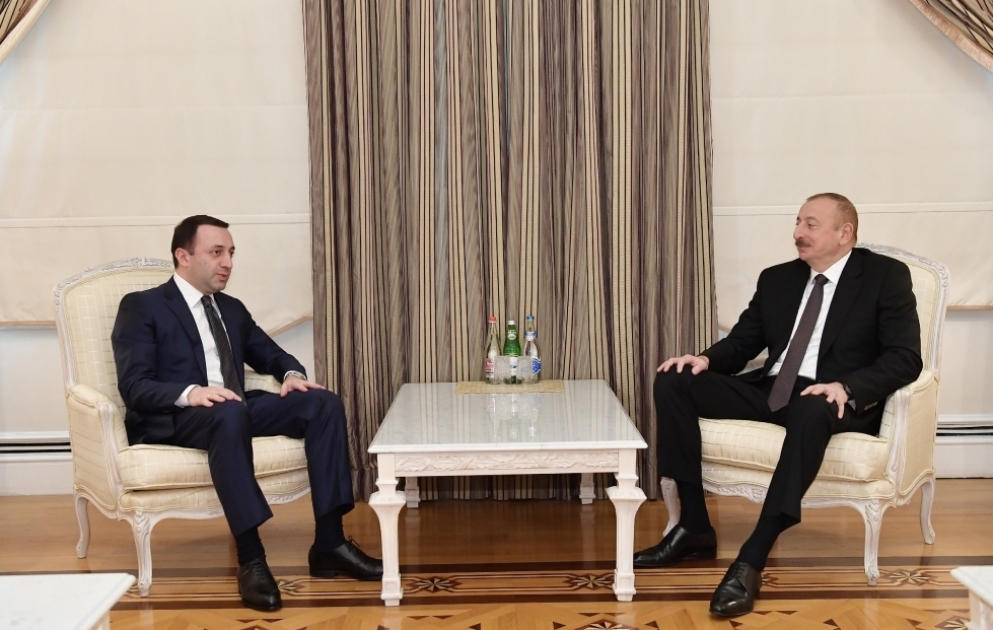 Президент Ильхам Алиев принял министра обороны Грузии ВИДЕО
