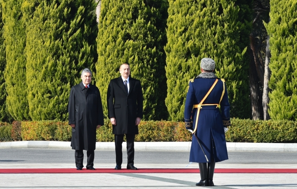 Cérémonie d’accueil officiel du président turkmène à Bakou VIDEO