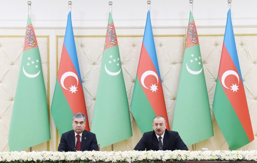 Les présidents azerbaïdjanais et turkmène font des déclarations à la presse VIDEO
