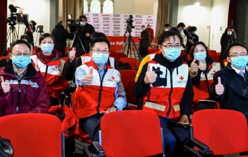 Çindən növbəti həkim briqadası epidemiya ilə mübarizə üçün İtaliyaya yola düşüb  VİDEO