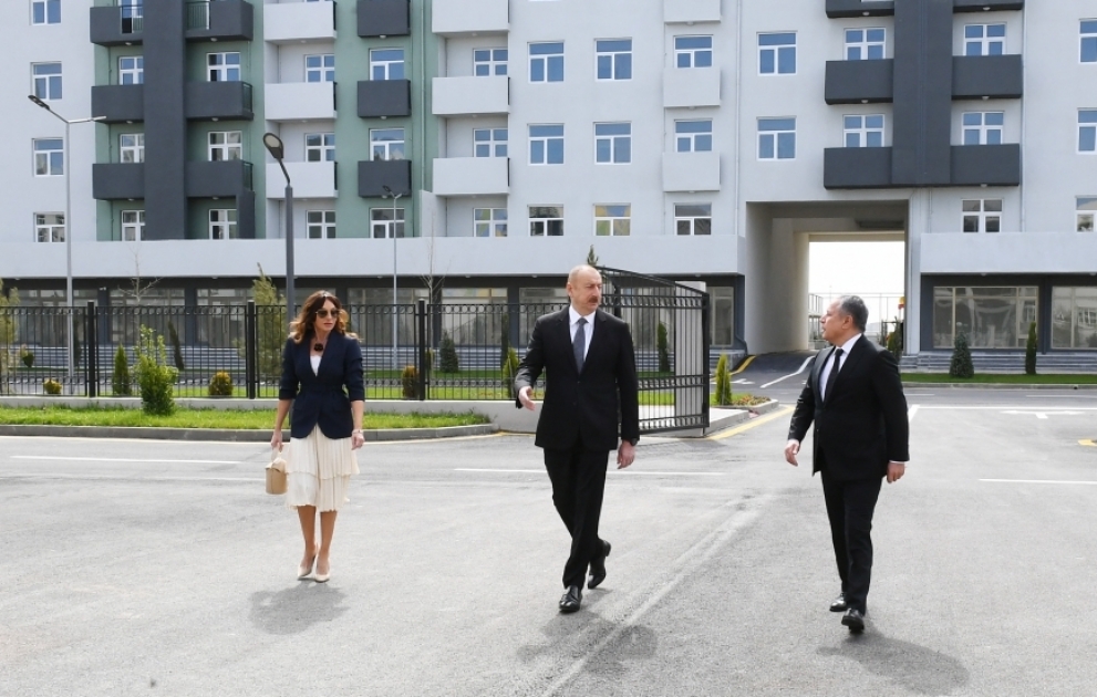 Le président Ilham Aliyev a participé à l'inauguration d'un complexe résidentiel VIDEO