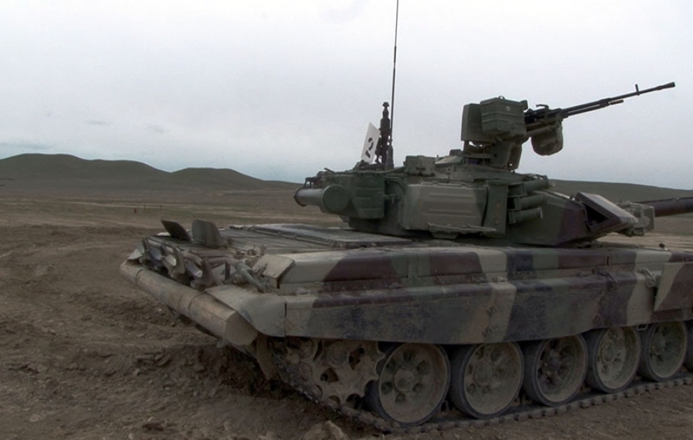 Tank heyətlərinin döyüş hazırlığı yoxlanılır VİDEO