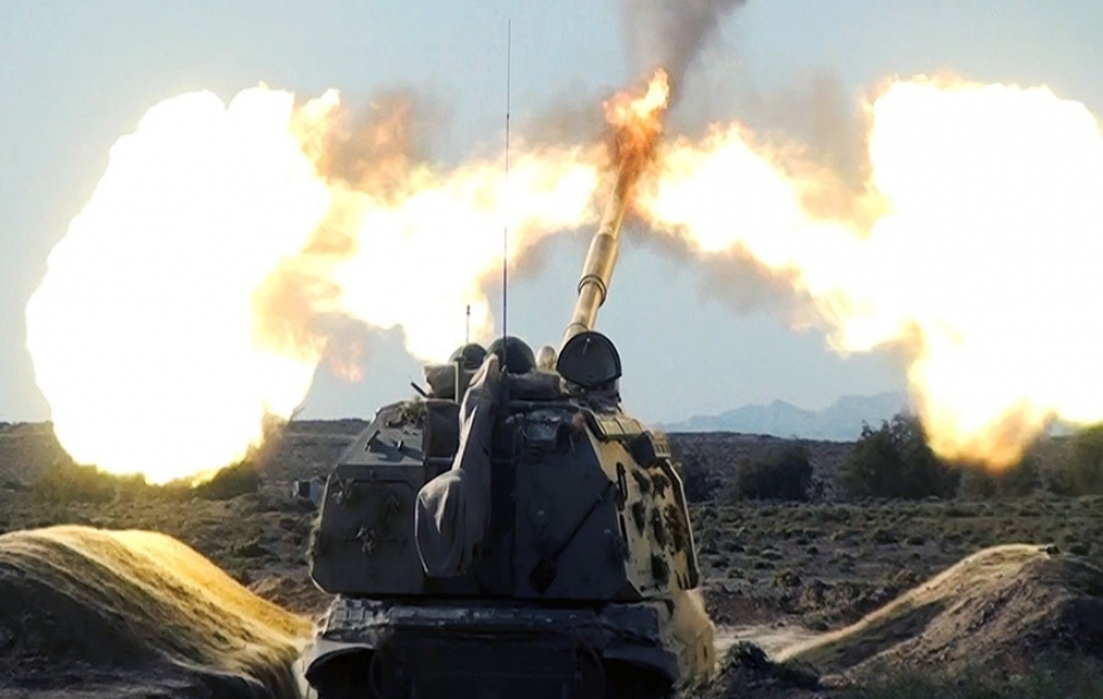 Les unités d'artillerie effectuent des tirs de combat VIDEO