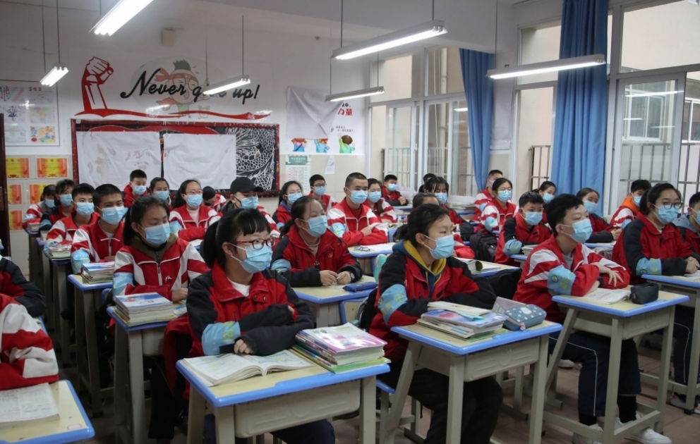 Schulen in China könnten bis Ende April wieder aufmachen VIDEO