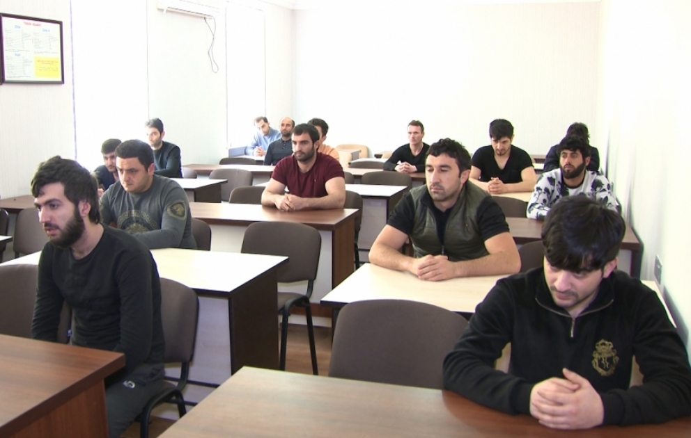 Xüsusi karantin rejimini pozduğu üçün həbs edilən şəxslərlə profilaktik görüş keçirilib VİDEO