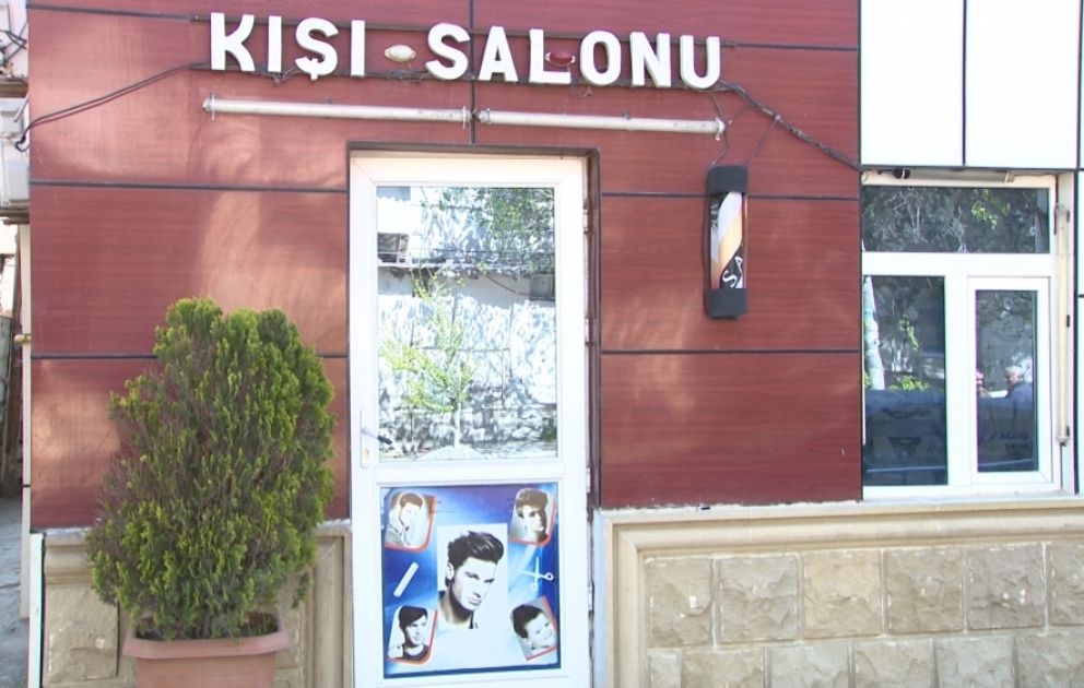 Səbail rayonunda xüsusi karantin qaydalarını pozan bərbər salonu aşkar edilib VİDEO