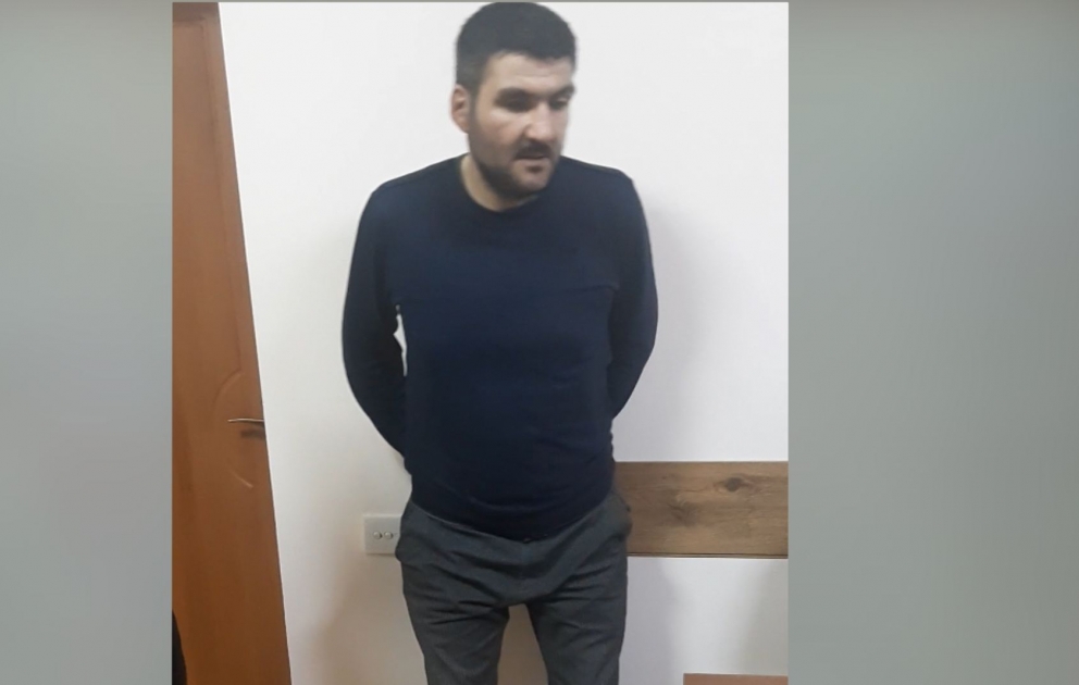 Bakıda narkotik vasitələrin satışı ilə məşğul olan daha bir silahlı şəxs saxlanılıb VİDEO