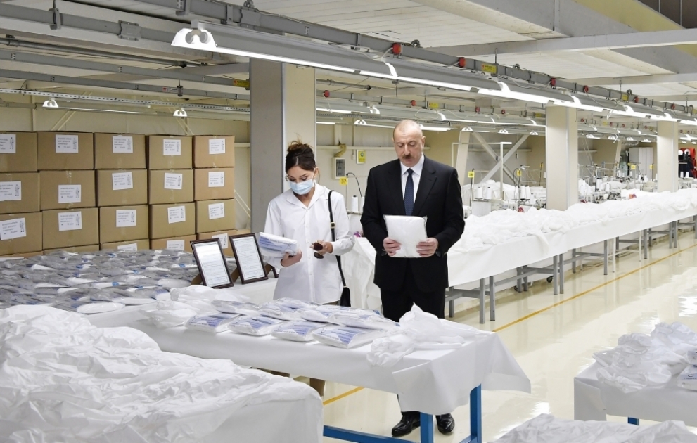 President Ilham Aliyev and first lady Mehriban Aliyeva attended opening of face mask factory and protective coverall plant in Sumgayit VIDEO