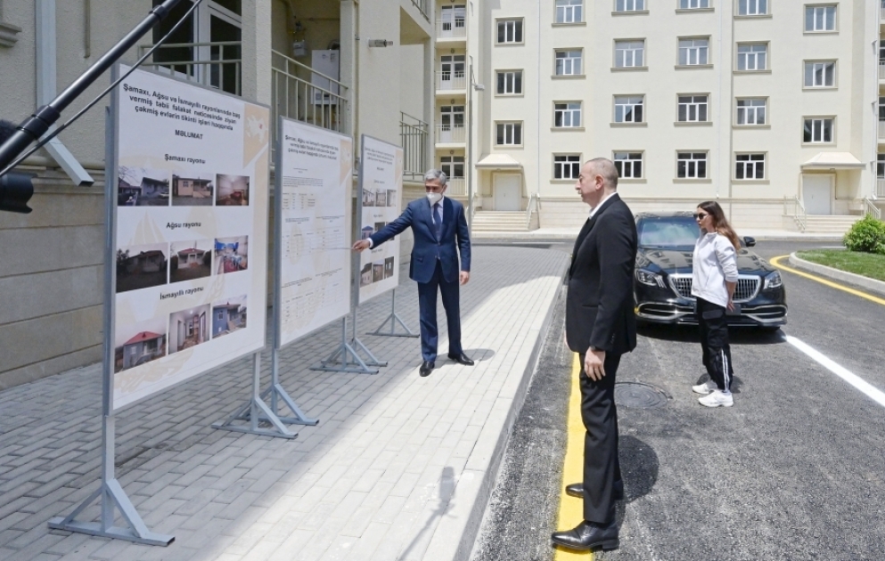 Präsident Ilham Aliyev besichtigt mehrgeschossige Wohnhäuser in Schamachi VIDEO