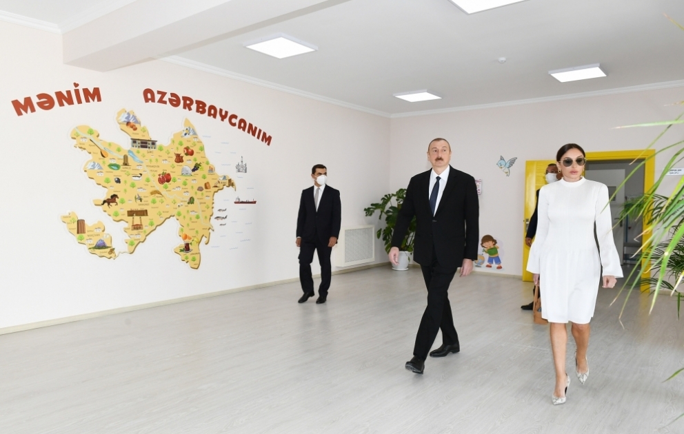 Президент Ильхам Алиев принял участие в открытии жилого комплекса «Гобу Парк-3», возведённого для вынужденных переселенцев ОБНОВЛЕНО 2 ВИДЕО