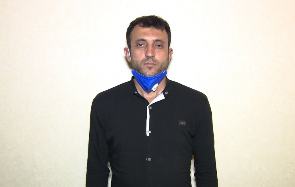 Yasamalda qadının çantasını soyğunçuluq yolu ilə alan şəxslər yaxalanıblar VİDEO