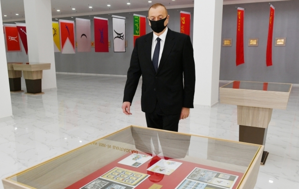 Le président Ilham Aliyev inaugure le Musée des attributs étatiques à Terter VIDEO
