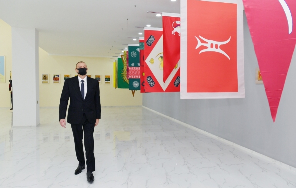 Präsident Ilham Aliyev nimmt an der Eröffnung des Museums für Staatssymbole in Terter Region teil VIDEO