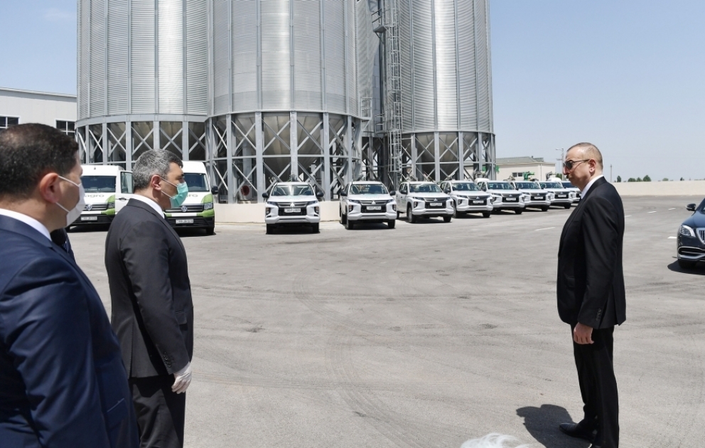In Aghjabadi Region Getreideverarbeitungsbetrieb in Betrieb genommen VIDEO